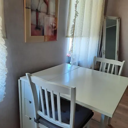 Marta Majutus * Haapsalu