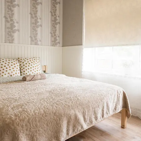 Marta Majutus * Haapsalu